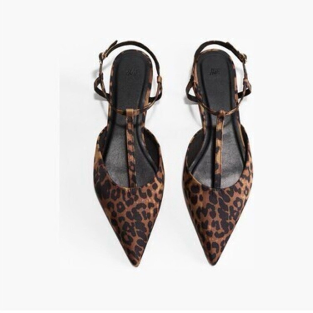 Pointed satin sandals